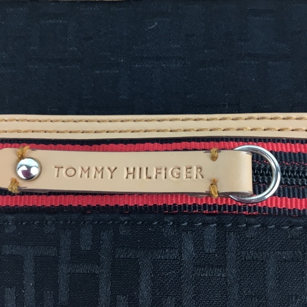 TOMMY HILFIGER Crossbody Purse. EUC. - Picture 3 of 5